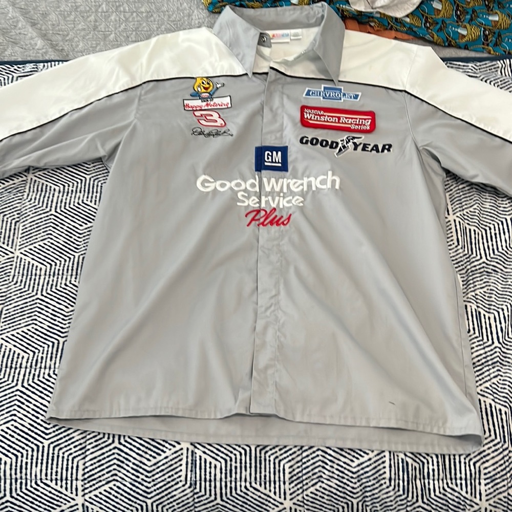 NASCAR vintage men’s size XL button down.